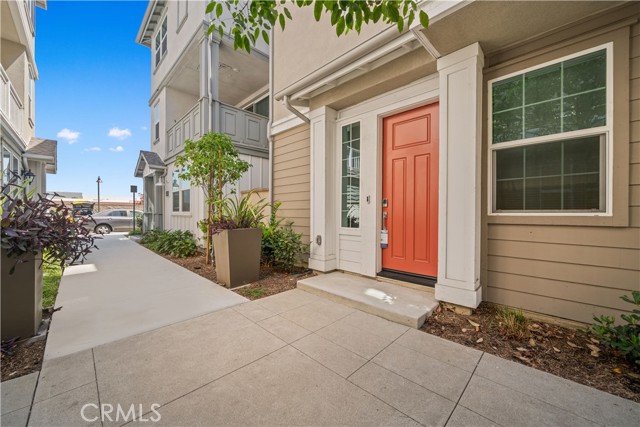 Detail Gallery Image 3 of 47 For 1042 N Anaheim Blvd #2,  Anaheim,  CA 92801 - 4 Beds | 3/1 Baths
