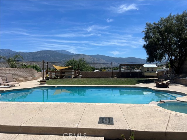 Detail Gallery Image 10 of 32 For 25886 Faircrest Cir, Hemet,  CA 92544 - 4 Beds | 2/1 Baths