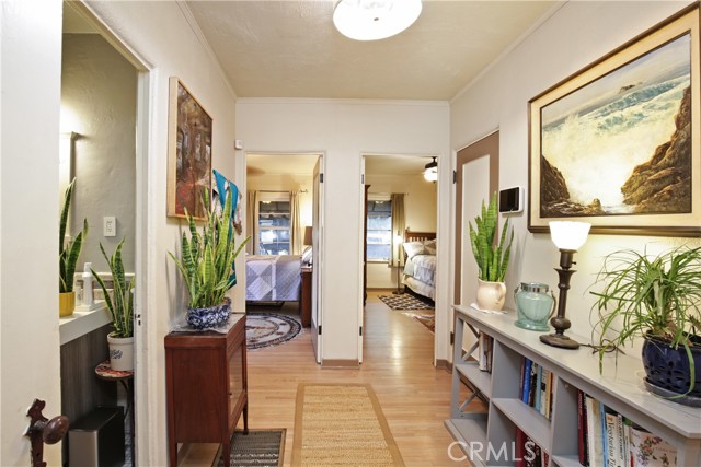 404 N Vinedo Avenue, Pasadena CA: https://media.crmls.org/medias/609dd5ae-d8bd-48b3-aff1-ce40db3f8e1b.jpg