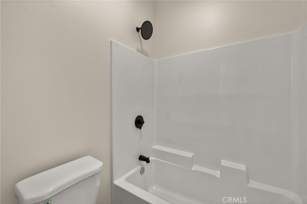 https://media.crmls.org/medias/609e4715-cb7b-4c01-835f-766dd3cc4aac.jpg?preset=X-Large