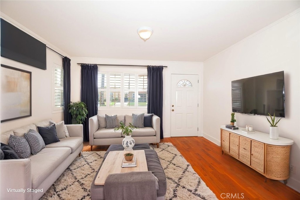 MLS #OC25186125 img 3