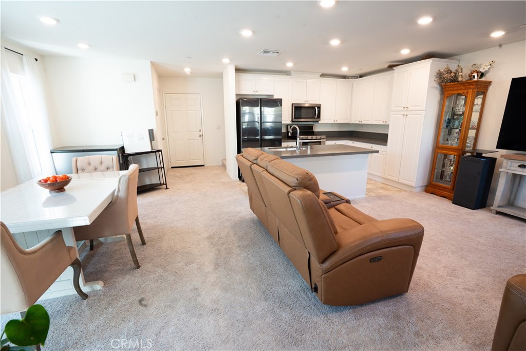 MLS #SB25252835 image #2