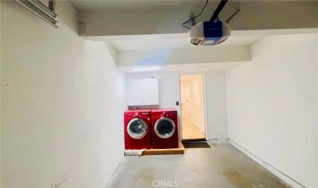 https://media.crmls.org/medias/609ee45f-f72a-41fb-9eae-6f39e6c63cc0.jpg?preset=X-Large