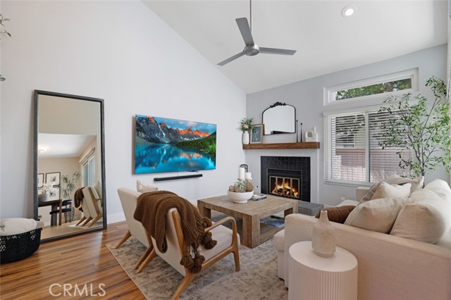 Detail Gallery Image 2 of 23 For 390 Deerfield, Irvine,  CA 92606 - 2 Beds | 1/1 Baths