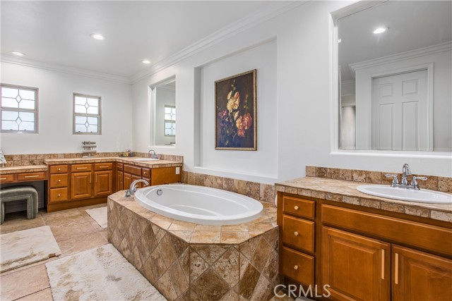 Detail Gallery Image 6 of 75 For 16670 Catalonia Dr, Riverside,  CA 92504 - 4 Beds | 3/1 Baths