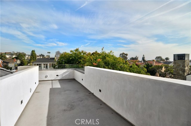 Detail Gallery Image 30 of 32 For 621 Narcissus Ave, Corona Del Mar,  CA 92625 - 3 Beds | 3 Baths