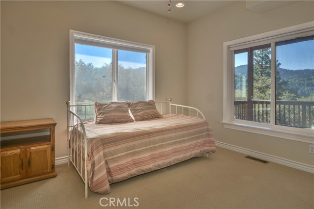 Detail Gallery Image 30 of 37 For 237 E Zermat Dr, Crestline,  CA 92325 - 4 Beds | 3/1 Baths