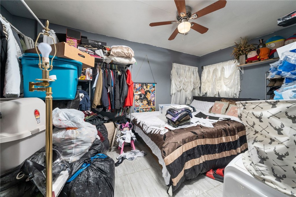 https://media.crmls.org/medias/60a08eb5-8a8b-4d21-872e-7d8baf58a919.jpg?preset=X-Large