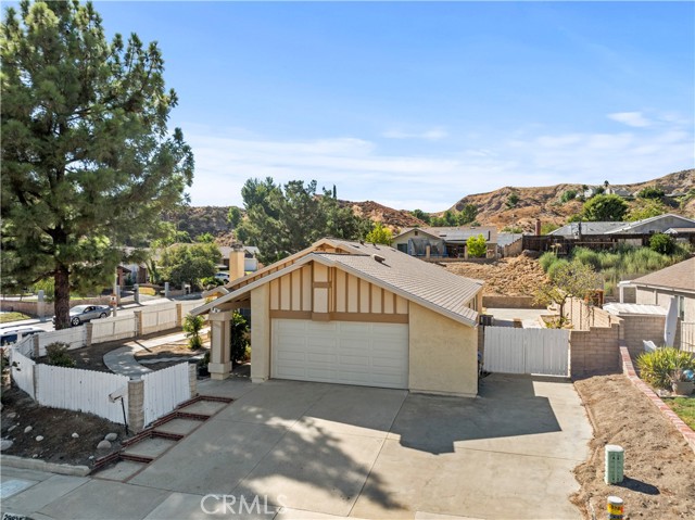 Detail Gallery Image 1 of 60 For 29835 Abelia Rd, Canyon Country,  CA 91387 - 4 Beds | 2 Baths