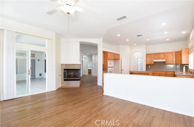 Detail Gallery Image 6 of 27 For 1867 Cashew Tree, Hemet,  CA 92545 - 3 Beds | 3 Baths