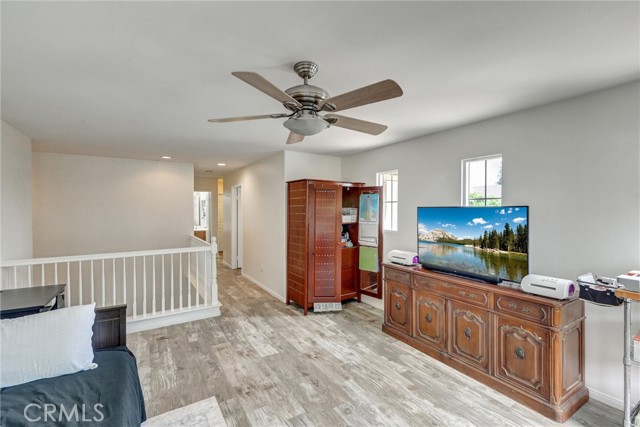 13576 Oxford Ct, Chino CA: https://media.crmls.org/medias/60a19241-8fb8-4d58-b864-087f9f717d57.jpg