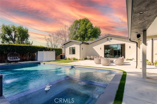 Detail Gallery Image 22 of 70 For 7714 Lasaine Ave, Northridge,  CA 91325 - 3 Beds | 4 Baths