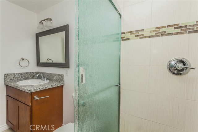 Detail Gallery Image 4 of 5 For 813 1/2 N Figueroa St, Santa Ana,  CA 92703 - 2 Beds | 1/1 Baths