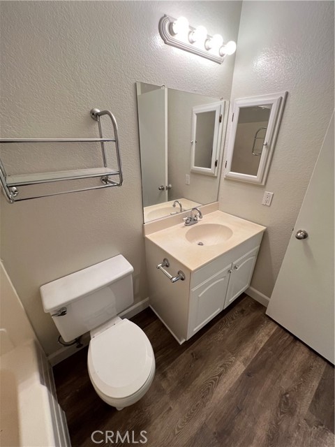 7924 E Woodsboro Avenue, Anaheim CA: https://media.crmls.org/medias/60a28ee2-d161-414e-b4b0-3a024ad31cdd.jpg
