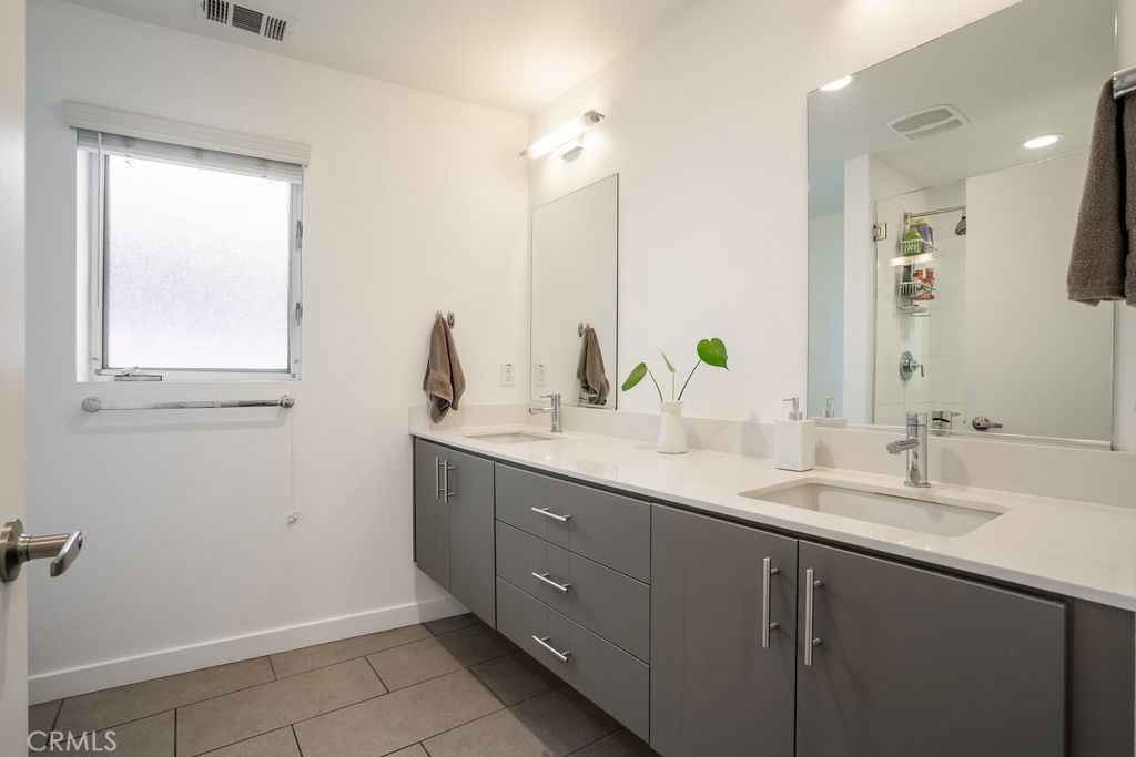 MLS #OC25241827 image #20