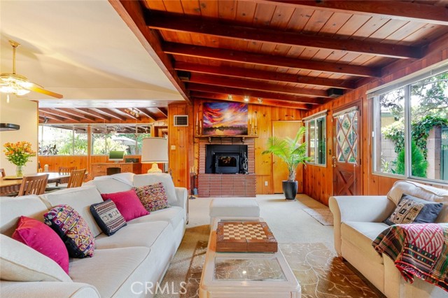 11594 Morrison Street, North Hollywood CA: https://media.crmls.org/medias/60a3b20f-a988-452a-bf87-ca75baebbd83.jpg