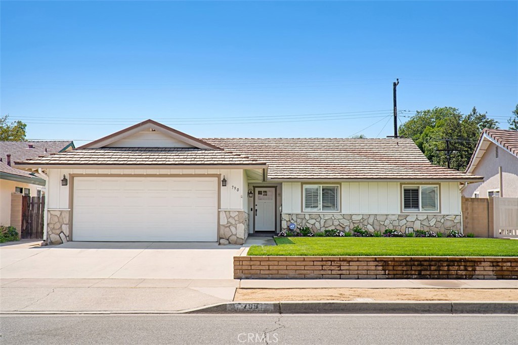 790 N Fern