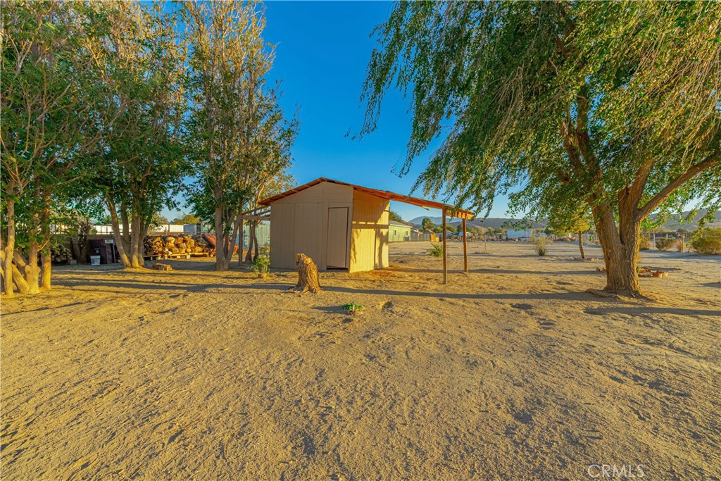 https://media.crmls.org/medias/60a42e94-6c34-4dbc-9a36-885c0d26ce8f.jpg?preset=X-Large