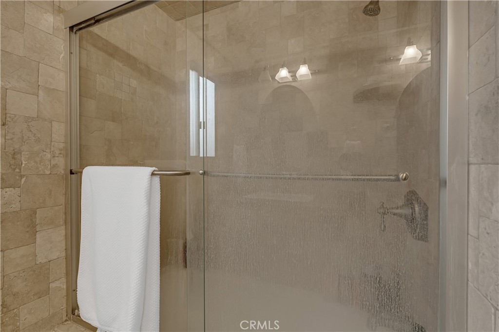 https://media.crmls.org/medias/60a48e17-10bb-44b1-ac53-5c4ce39f582f.jpg?preset=X-Large