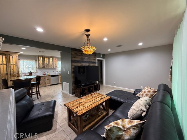 Detail Gallery Image 6 of 28 For 44515 Fern Ave, Lancaster,  CA 93534 - 2 Beds | 1 Baths