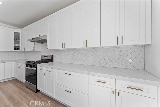 8798 Crest View Drive, Corona CA: https://media.crmls.org/medias/60a565a1-7b82-48f0-9b44-ee304cd60a81.jpg
