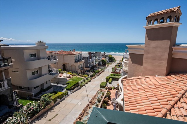 221 17th, Manhattan Beach, California 90266, 5 Bedrooms Bedrooms, ,6 BathroomsBathrooms,Residential,For Sale,17th,SR26091960