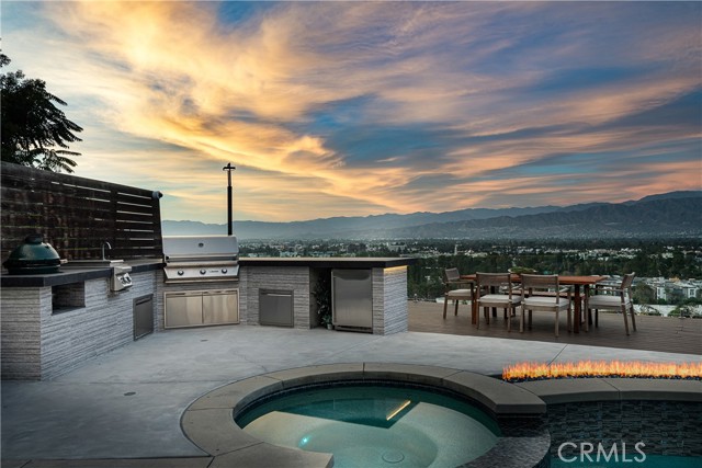 Detail Gallery Image 3 of 46 For 11039 Wrightwood Pl, Studio City,  CA 91604 - 3 Beds | 3 Baths