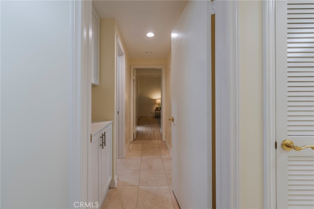 https://media.crmls.org/medias/60a6ab45-2f3f-4253-98a1-1ac3725250bf.jpg?preset=X-Large