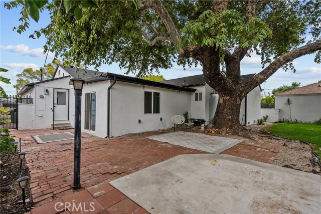 13817 Bromwich Street, Arleta CA: https://media.crmls.org/medias/60a70877-c3a1-4989-a289-7374db6a454e.jpg