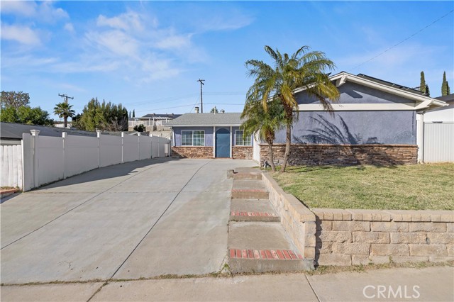 Detail Gallery Image 36 of 44 For 19525 Steinway, Canyon Country,  CA 91351 - 4 Beds | 2 Baths