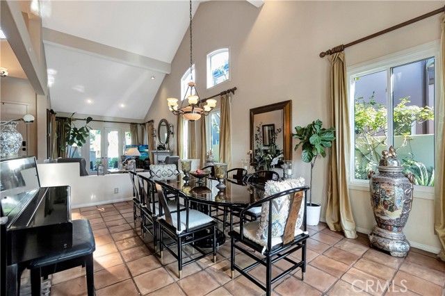 Detail Gallery Image 16 of 63 For 6392 Doral Dr, Huntington Beach,  CA 92648 - 3 Beds | 3/1 Baths