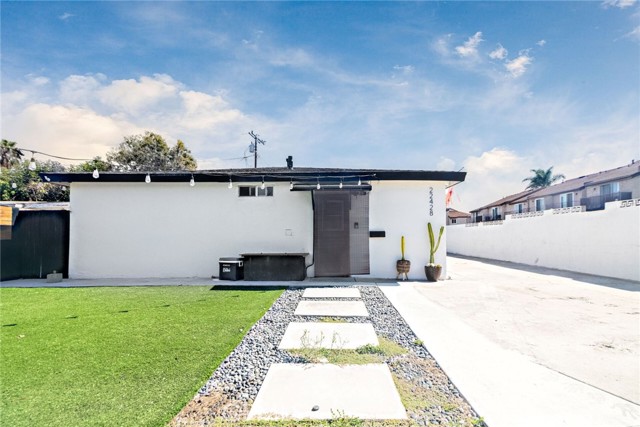 Detail Gallery Image 2 of 32 For 22428 Devlin, Hawaiian Gardens,  CA 90716 - 4 Beds | 2 Baths