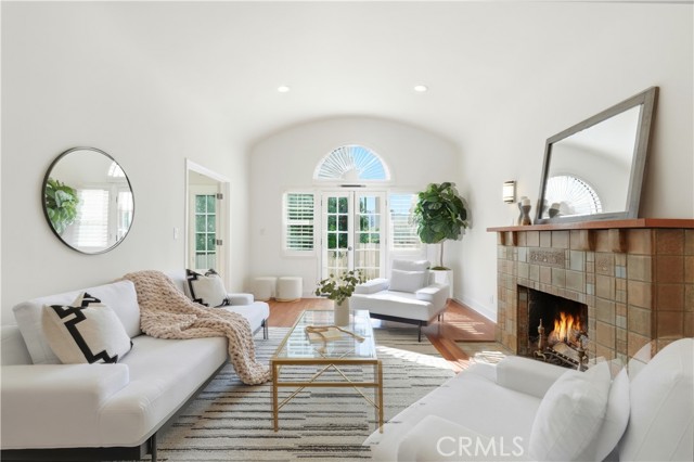 Detail Gallery Image 5 of 8 For 3408 Troy, Los Angeles,  CA 90068 - 3 Beds | 2 Baths