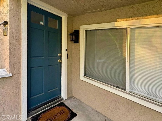 Detail Gallery Image 2 of 11 For 7 Stanford Ct, Irvine,  CA 92612 - 3 Beds | 3 Baths