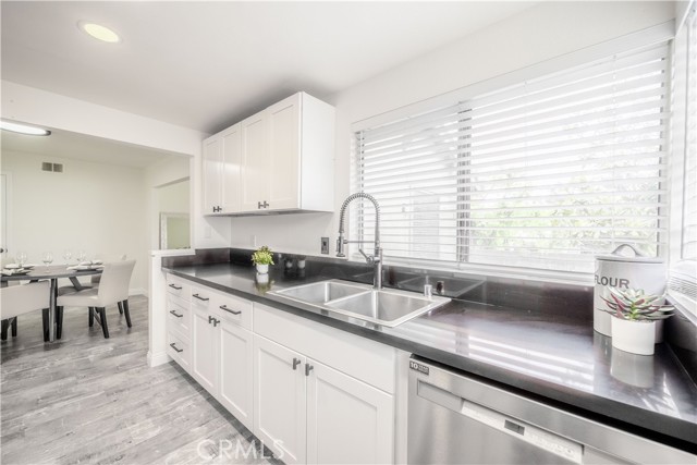 MLS #OC25265947 image #8