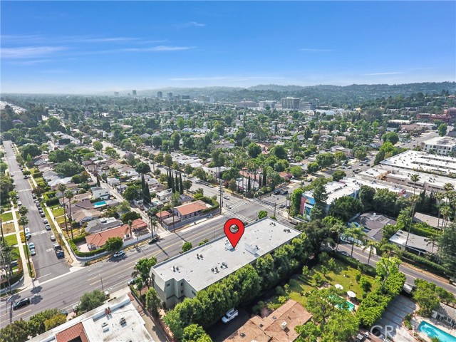 5215 Balboa Boulevard, Encino CA: https://media.crmls.org/medias/60abe203-990c-4abb-ab27-6b08a5af9fb7.jpg