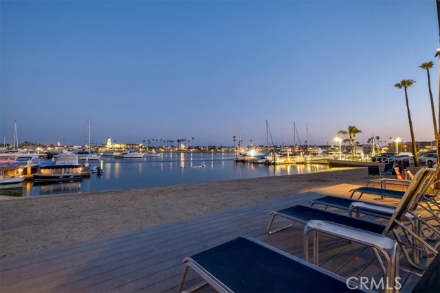 Detail Gallery Image 34 of 41 For 19 Beach Dr, Newport Beach,  CA 92663 - 2 Beds | 2 Baths