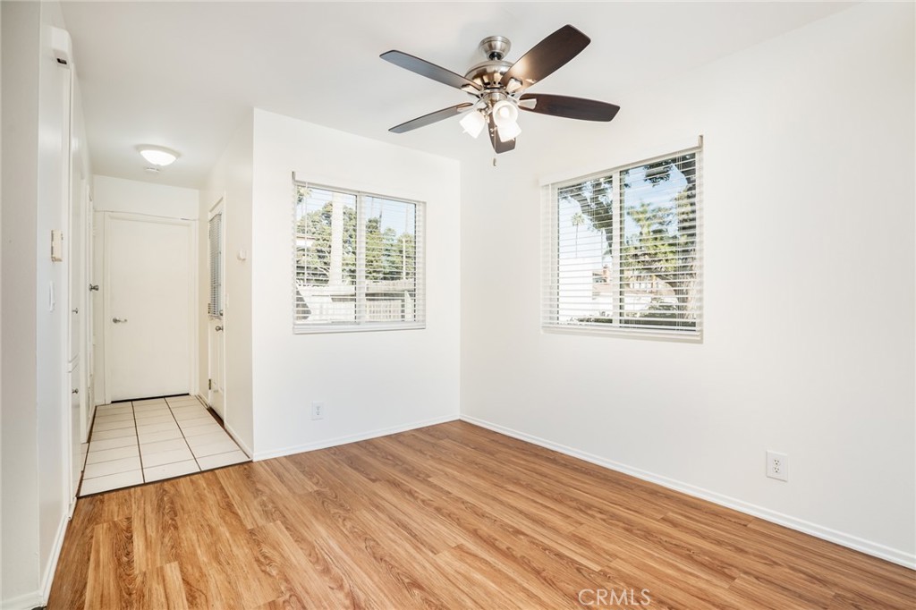 MLS #OC25270161 image #5