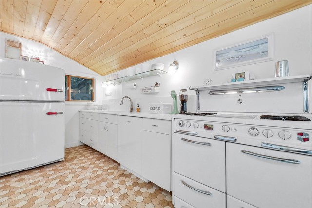 Detail Gallery Image 5 of 30 For 319 W 6th St, Claremont,  CA 91711 - 2 Beds | 2 Baths