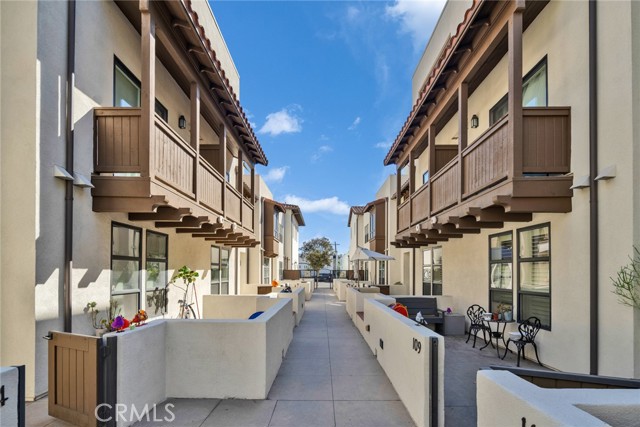 820 Mission photo 8
