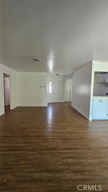6179 Platt Avenue, Woodland Hills CA: https://media.crmls.org/medias/60b034d1-8f4a-4ff4-a7b7-583c61a17cfc.jpg