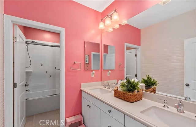 Detail Gallery Image 14 of 20 For 56 Purple Jasmine, Irvine,  CA 92620 - 4 Beds | 3 Baths