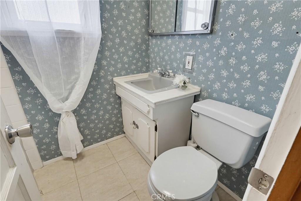 https://media.crmls.org/medias/60b078da-4033-48aa-a408-3220df5d7e4d.jpg?preset=X-Large