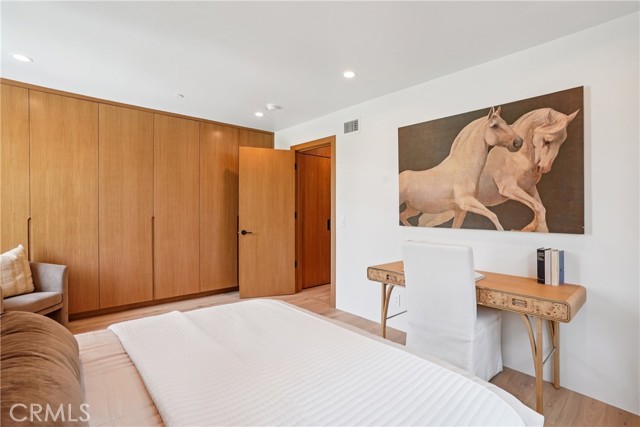 Image 38 of 66 For 647 Navy Street