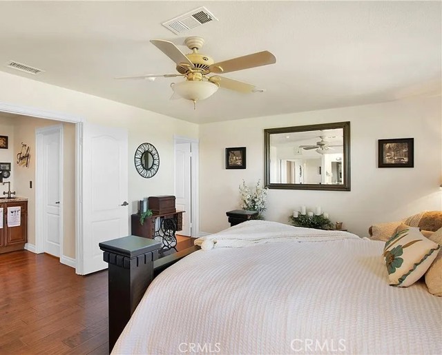 8686 Capelin Road, Phelan CA: https://media.crmls.org/medias/60b14304-170a-4a8e-83ee-f42f2f50ef19.jpg