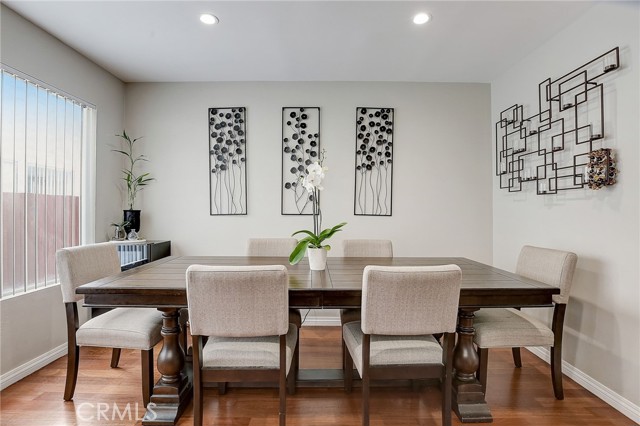 Detail Gallery Image 9 of 39 For 120 S Everett St #5,  Glendale,  CA 91205 - 3 Beds | 2/1 Baths