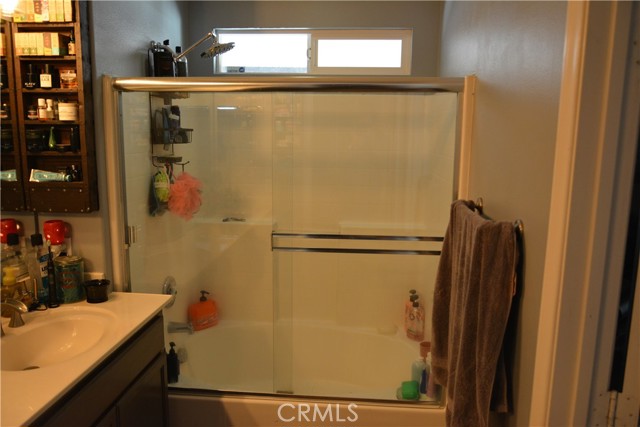 Detail Gallery Image 15 of 42 For 17648 Park Plaza Ct, Victorville,  CA 92395 - 4 Beds | 2 Baths