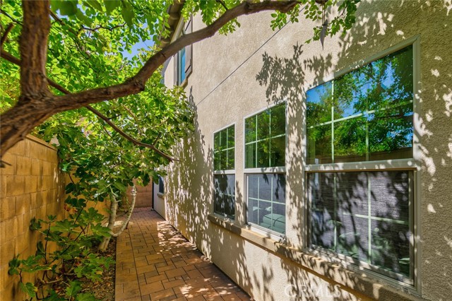 Detail Gallery Image 9 of 22 For 177 Firefly, Irvine,  CA 92618 - 5 Beds | 3 Baths