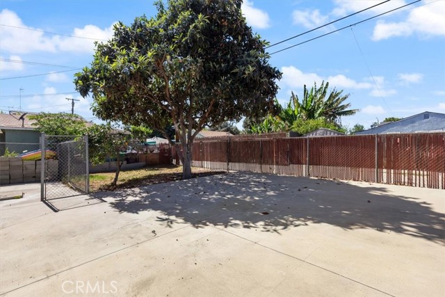 147 E 67th Way, Long Beach CA: https://media.crmls.org/medias/60b53107-23e0-4909-a053-012e1ed51d63.jpg