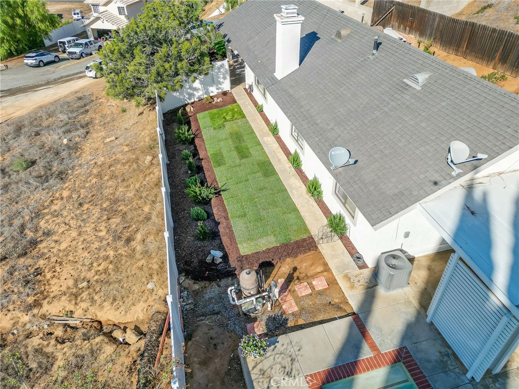 https://media.crmls.org/medias/60b544f3-607f-4e3f-b2d7-76bd0b2ee361.jpg?preset=X-Large